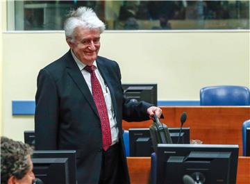 Karadžić: Za rat u BiH krivi su svi osim Srba