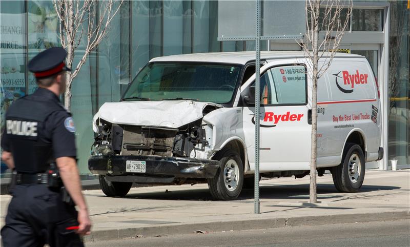 Najmanje dvije osobe poginule u naletu kombija u Torontu