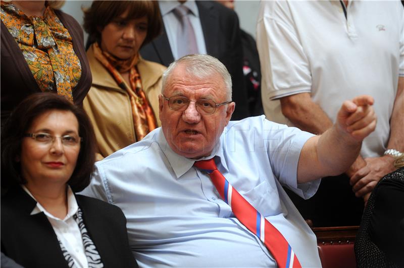 Seselj not backing down on rally in Hrtkovci, scheduled for 6 May