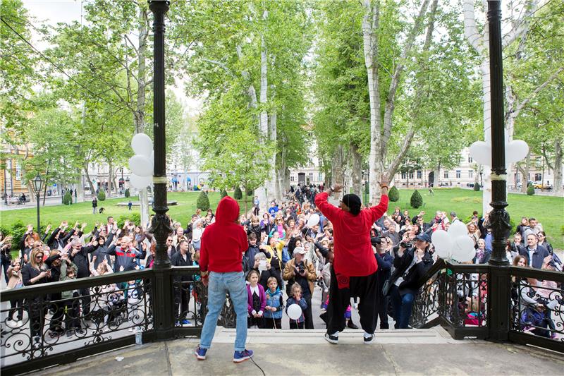 Proslava Svjetskog dana plesa masovnom flash mob koreografijom u Zagrebu