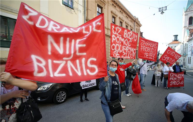 Protest rally against waste management plan held outside Zagreb City Hall