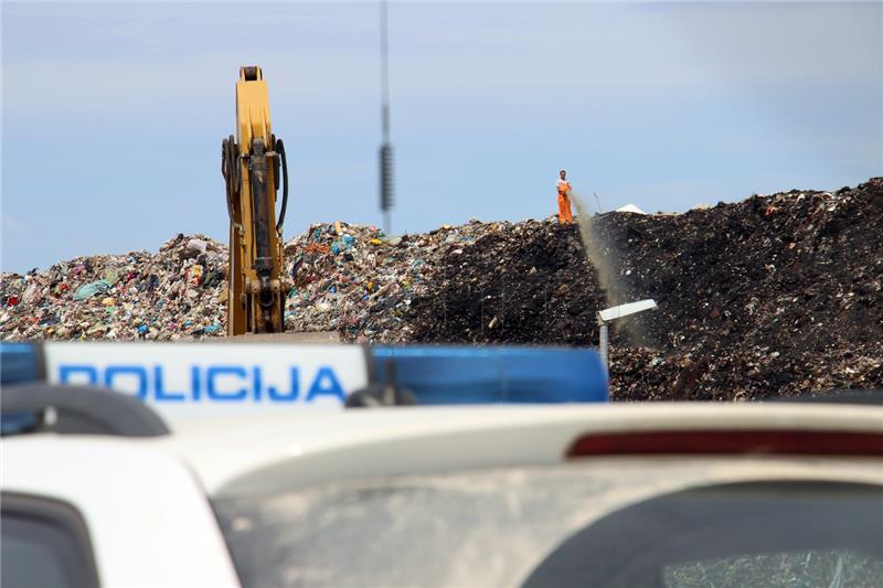 Požar na Kaštijunu još nije u potpunosti ugašen