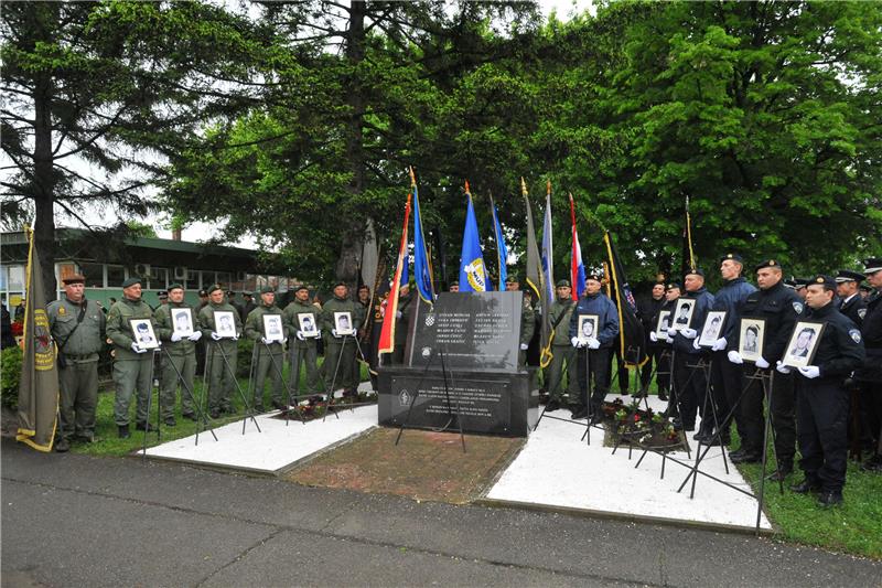 Commemoration held for 12 policemen killed by Serb paramilitaries