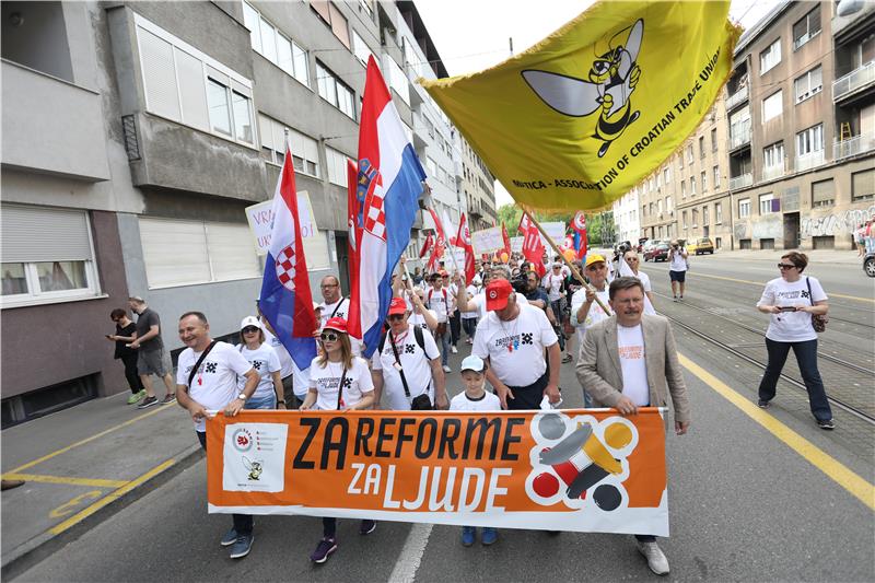 Sindikalna prosvjedna povorka  "Za reforme za ljude"