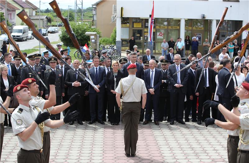 Okučani: Pokazna vježba Pukovnije vojne policije 