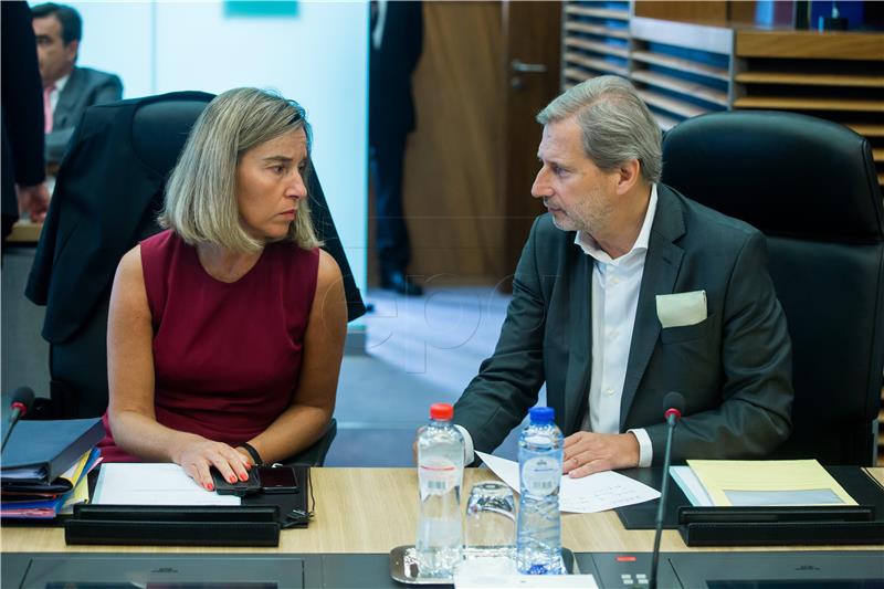 Mogherini, Hahn call on Bosnia's leaders to change election law