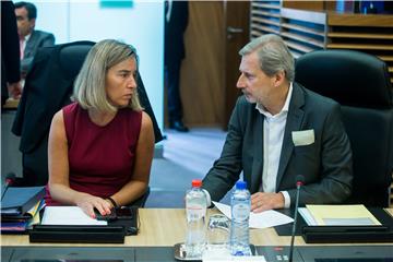 Mogherini, Hahn call on Bosnia's leaders to change election law