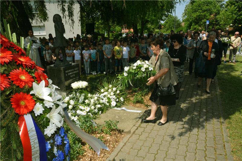 Slavonski Brod se sjeća najtežeg ratnog dana, u bombardiranju 3. svibnja 1992. ubijeno sedmero djece