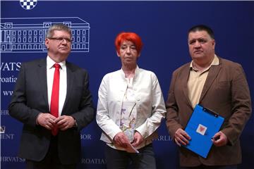 Konferencija za novinare Miranda Mrsića na temu "Javno zdravstvo mora ostati javno"