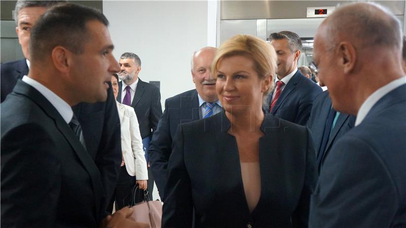 Predsjednica Grabar Kitarović posjetila Županijsku bolnicu u Čakovcu