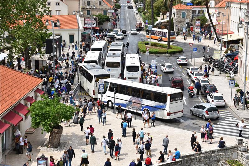 Turisti u povijesnoj jezgri Dubrovnika