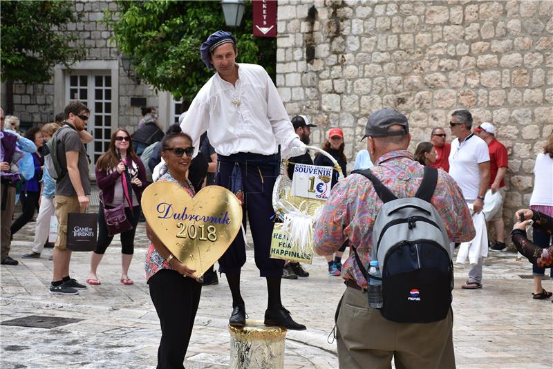 Turisti u povijesnoj jezgri Dubrovnika