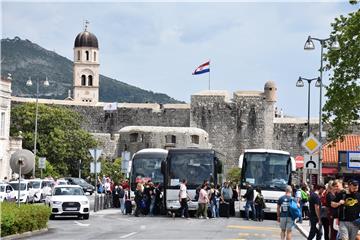 Turisti u povijesnoj jezgri Dubrovnika