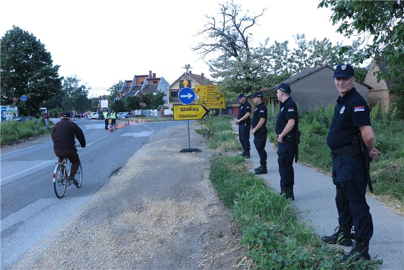 × Barikade za Šešelja, policija potpuno blokirala sve prilaze Hrtkovcima