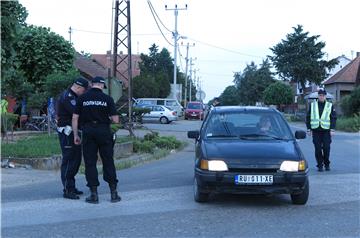 × Barikade za Šešelja, policija potpuno blokirala sve prilaze Hrtkovcima