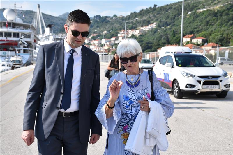 U povodu 26. obljetnice potonuća „Aurore“ u more položeni vijenci