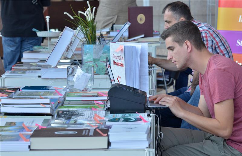 Otvorenje Festivala povijesti i sajma knjiga Kliofest 2018.