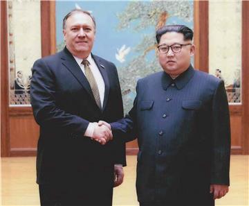 Pompeo kaže da planovi za summit s Kim Jong Unom dobro napreduju