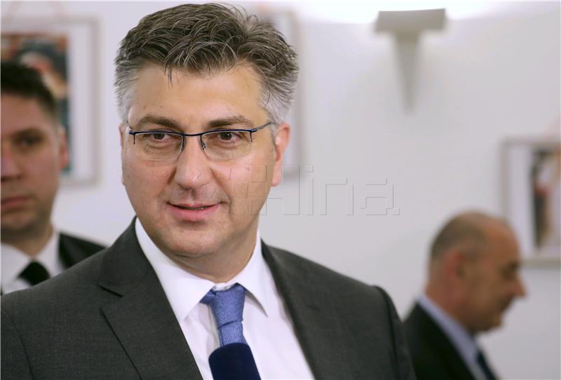 Plenković: Dalić je za "lex Agrokor" dobila nagradu za najbolji gospodarski potez