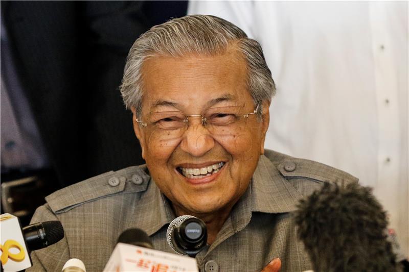 Mahathir prisegnuo za malezijskog premijera 