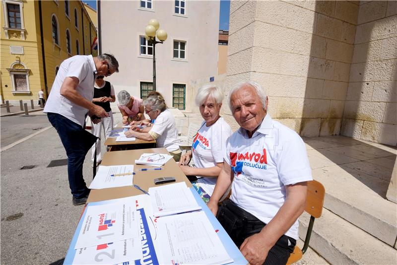 Inicijativa Narod odlučuje počela s prikupljanjem potpisa