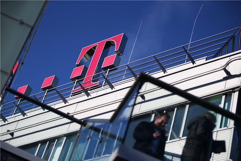 Parliament asks HT to explain purchase of Deutsche Telekom bonds