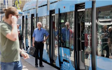 Zaustavljen javni promet u Zagrebu od 12 do 12,10 sati