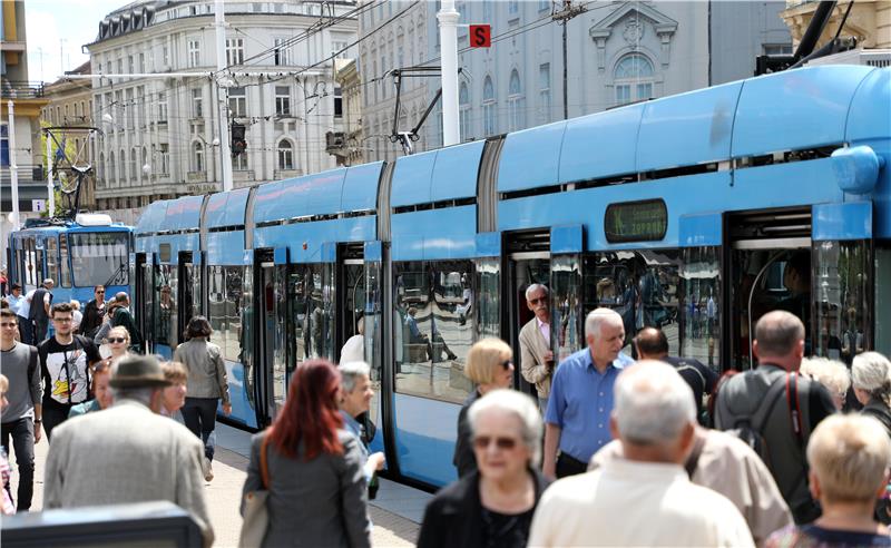 Zaustavljen javni promet u Zagrebu od 12 do 12,10 sati