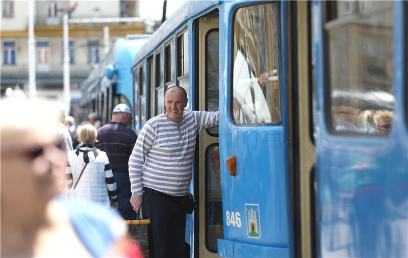 Zaustavljen javni promet u Zagrebu od 12 do 12,10 sati