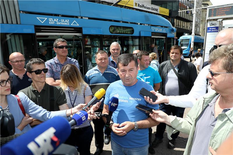 Public transportation in Zagreb briefly stopped as sign of protest