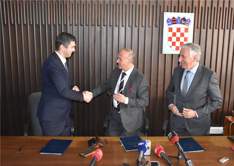 Bošnjaković, Dobroslavić i Franković popisali sporazum o sufinanciranju radova za nadogradnju poslovne zgrade u Dubrovniku, za potrebe smještaja pravosudnih tijela