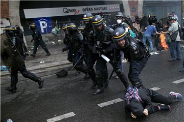 FRANCE GOVERNMENT DEMONSTRATION