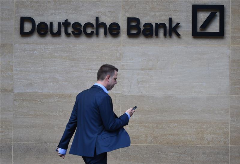 (FILE) BRITAIN ECONOMY DEUTSCHE BANK