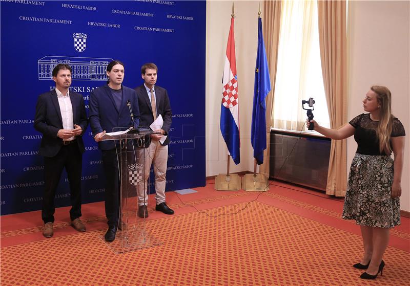 Konferencija za medije Živog zida