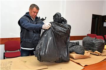 U Gradištu kod Županje policija zaplijenila više od 10 kilograma marihuane