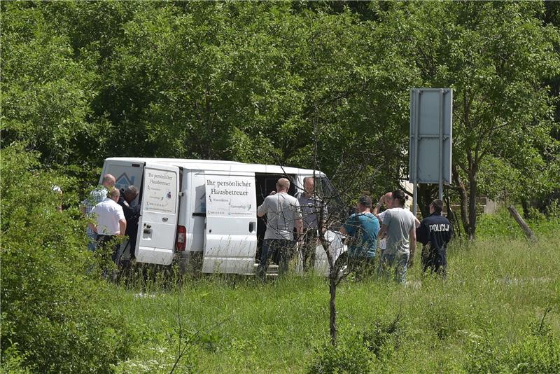 U 'furgonu' s 29 imigranata teško ozlijeđeno dvoje djece, krijumčar ljudi u bijegu