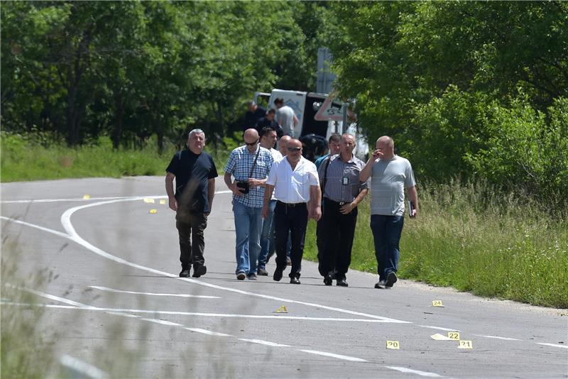 U 'furgonu' s 29 imigranata teško ozlijeđeno dvoje djece, krijumčar ljudi u bijegu