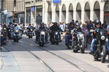 Motociklisti i ljubitelji motocikala Harley-Davidson na glavnom zagrebačkom trgu