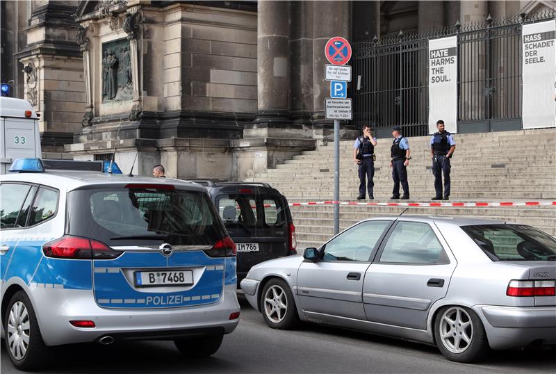 GERMANY POLICE BERLINER CATHEDRAL