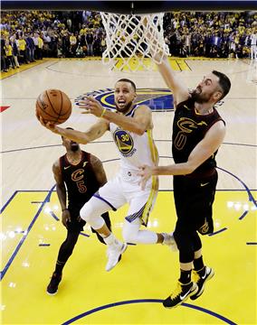 NBA finale: Golden State poveo 2-0 uz rekord Currya u tricama