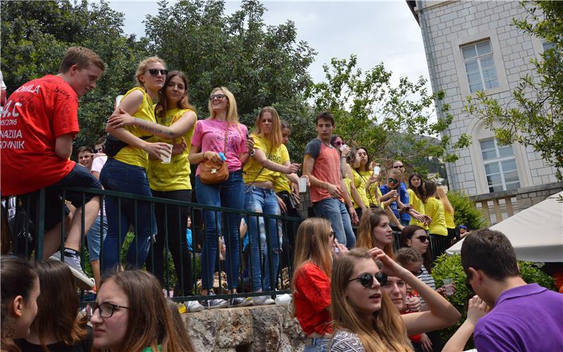  4 in 5 high school students want to go to university, 1 in 2 see their future outside Croatia