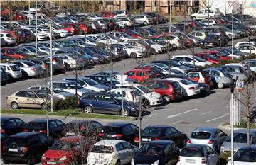 U pet mjeseci u Hrvatskoj prodano 17 posto više automobila nego lani