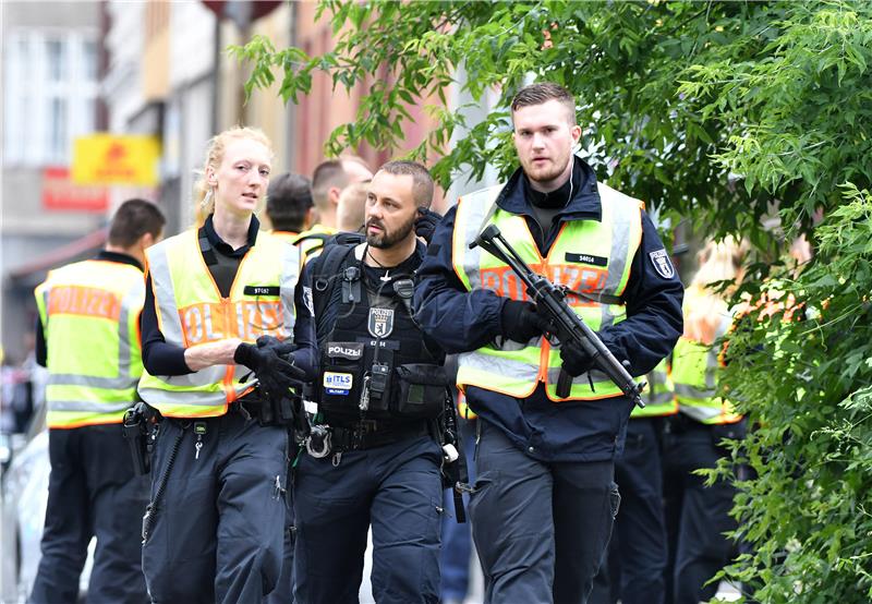 Police operation at an elementary school in Berlin