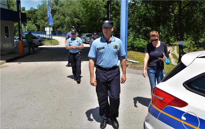 Policajca na granici sa Slovenijom pokušao napasti Iranac, traga se za još trojicom migranata iz skupine