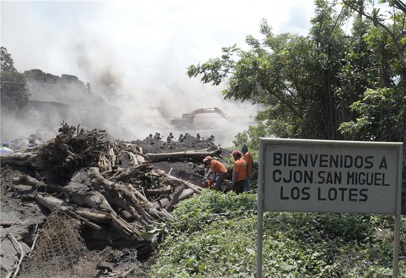 Gvatemala: potraga za preživjelima u erupcijama vulkana privremeno prekinuta; 100 mrtvih