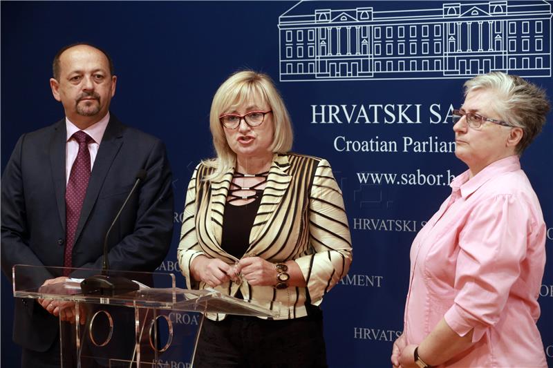  Tiskovna konferencija zastupnika Ivana Lovrinovića