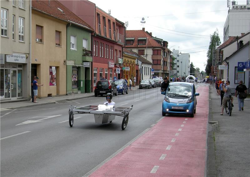 Utrka solarnih automobila - SOELA, najbrži bolid osječke Elektrotehničke škole