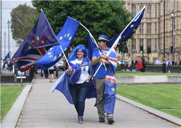 Objavljeni e-mailovi ukazuju na povezanost kampanje za Brexit i Rusije