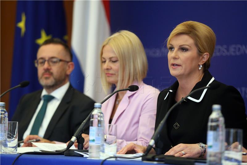 Grabar-Kitarović predstavlja demografske mjere: Riječ je o životnom pitanju