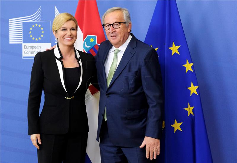 Grabar-Kitarovic informs Juncker of Three Seas Initiative